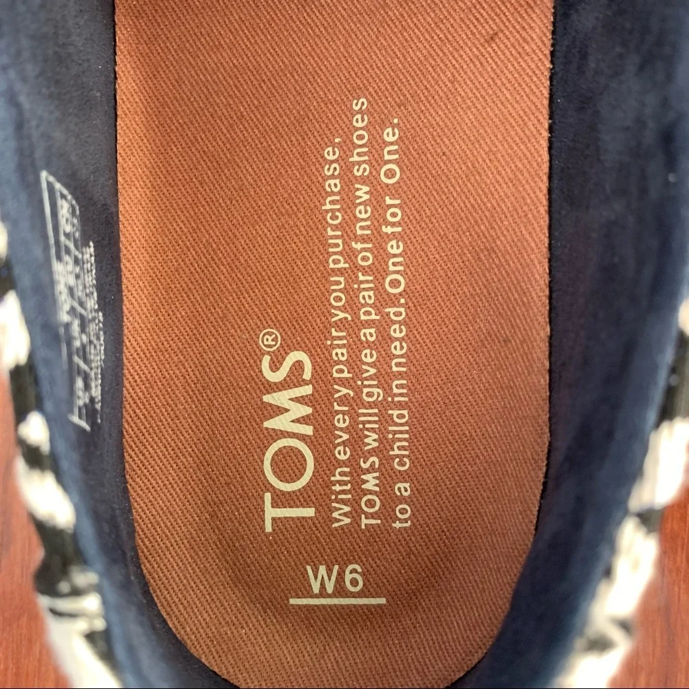 NWOT TOMS Sunset Stellar Blue Metallic Jacquard Embroidered Shoes - Sz  6 - Picture 9 of 10